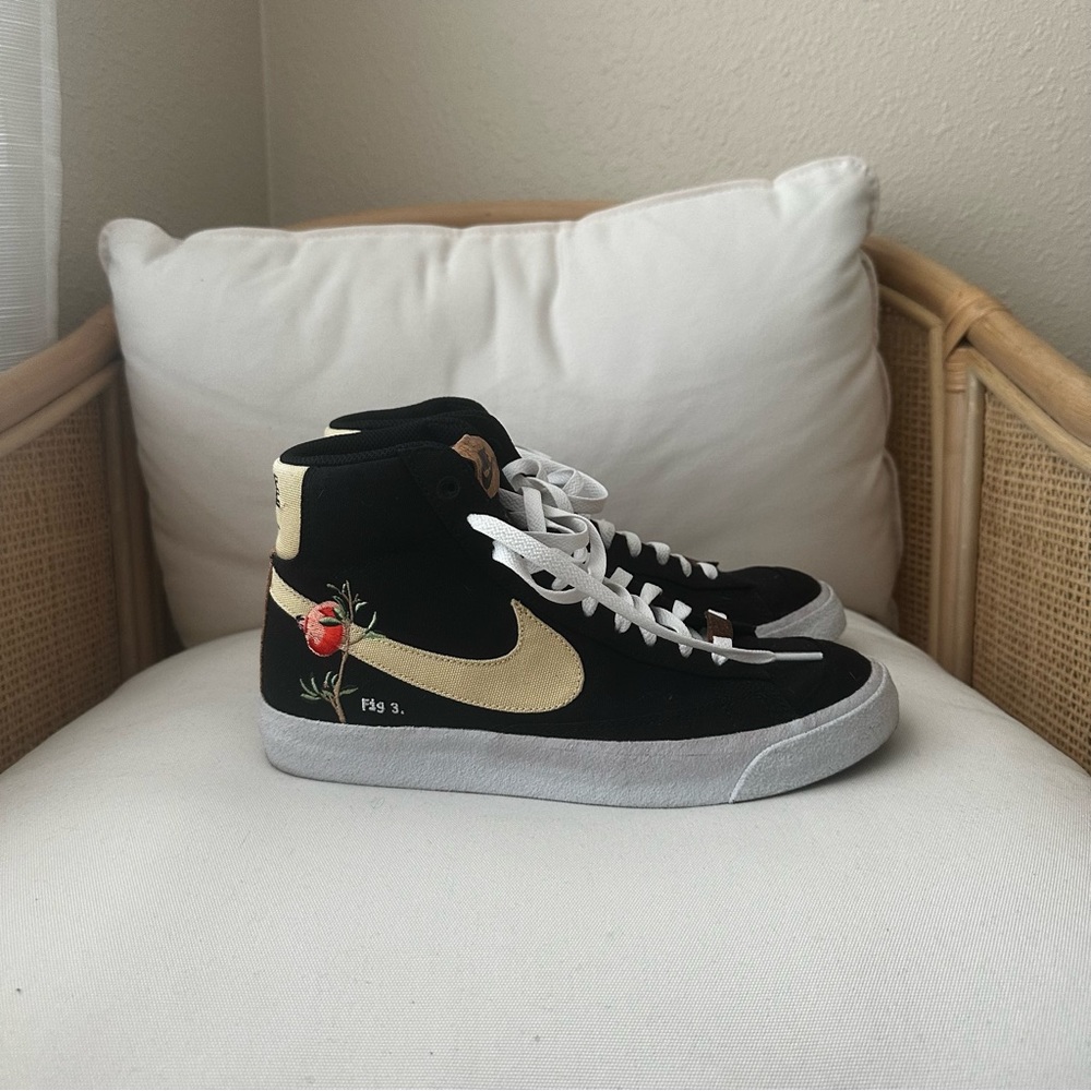 Nike Blazers LIMITED EDITION Pomegranate